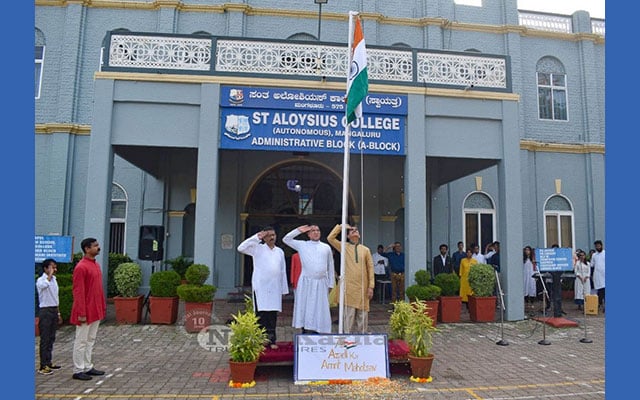 002 75th Independence Day celebrated at St Aloysius College main