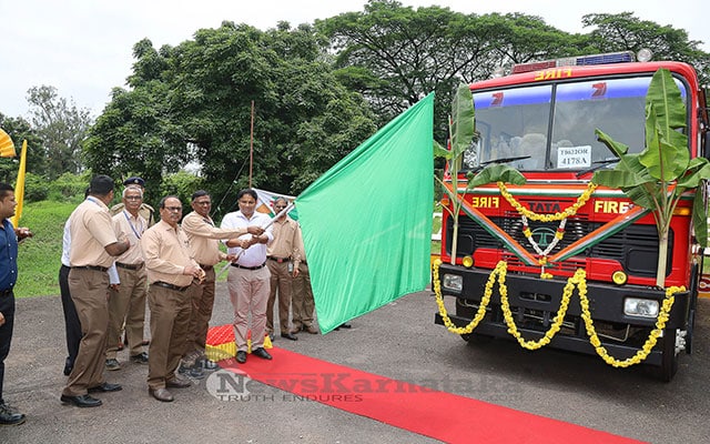 003 Deputy Commissioner Dk District Mangalore Visits Kiocl  Plant 