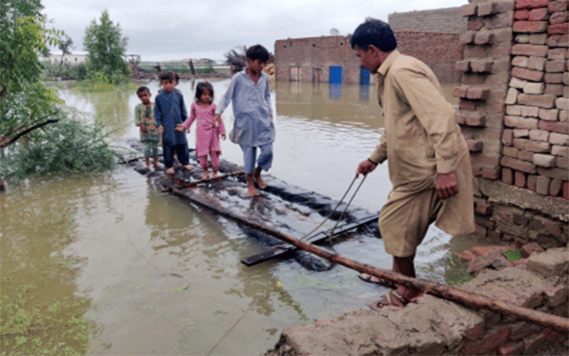 Balochistan loses communication as floods damage optical fiber