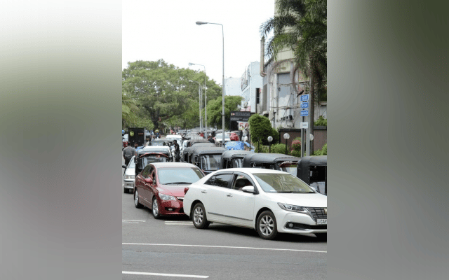 Colombo Over 5.5 mn vehicles registered with SL's fuel quota system
