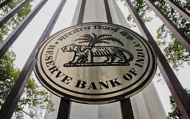 RBI: Foreign exchange reserves fell $2.24 bn to $570.74 bn