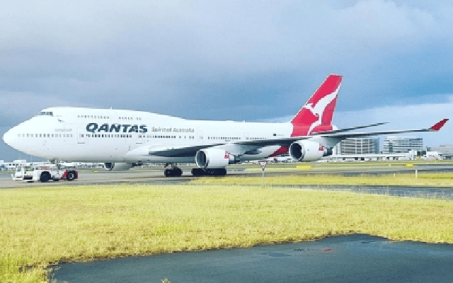 Canberra: Qantas eases gender-based uniform rules