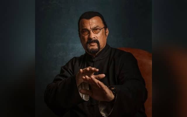 Steven Seagal says he is diplomat after visiting Russian jail