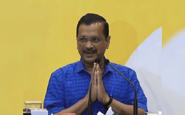 AAP guarantees corruption-free govt if voted to power in Gujarat