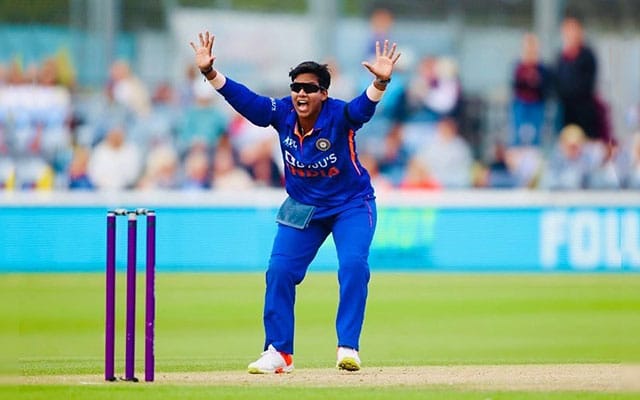 Warned Dean on leaving the crease early repeatedly Deepti Sharma