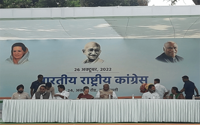 Bengaluru: Kharge takes over as 1st non-Gandhi Congress President