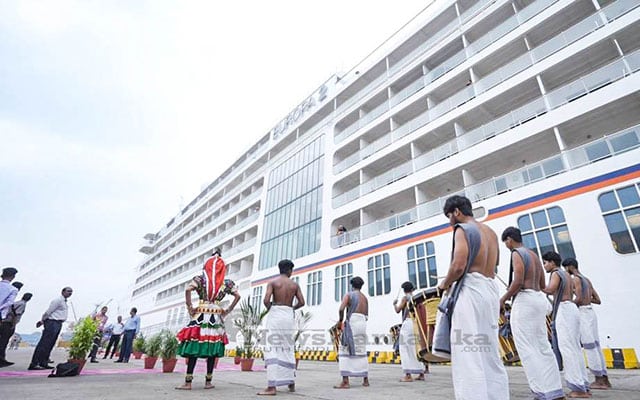 NMPA welcomes its first cruise ship of the season