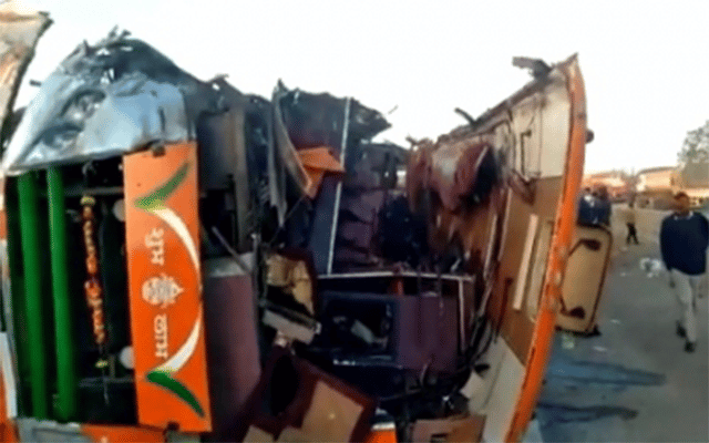 10 killed in bus-truck accident in Maha, CM orders probe