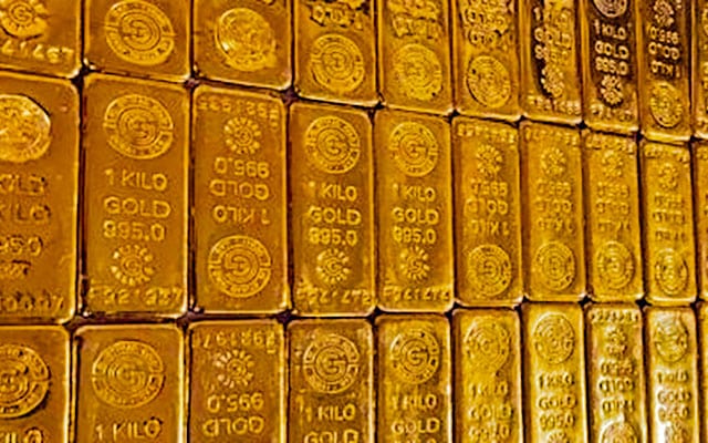 Gold shines brighter on Friday as prices rise