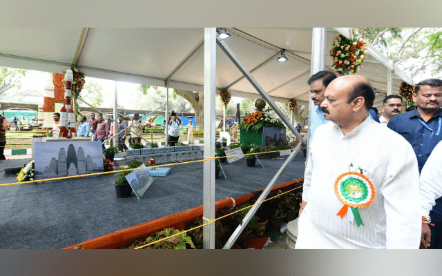 inaugrates Flower Show