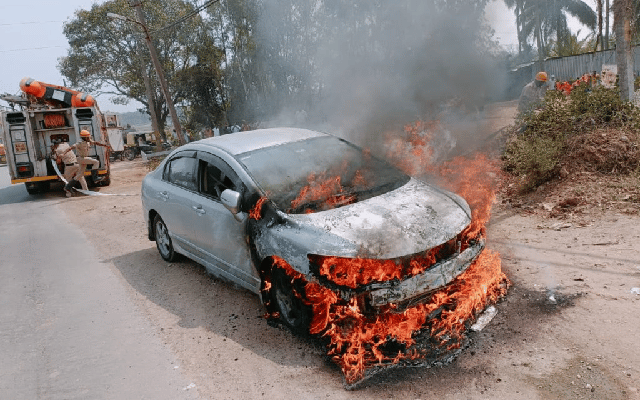 Car caught fire