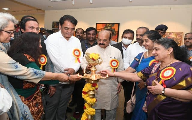 CM inaugurates Chitra Santhe
