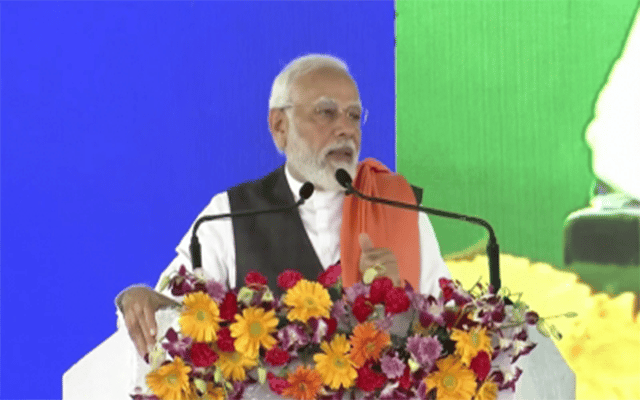 Yadgir: PM Modi launches veiled attack on Congress