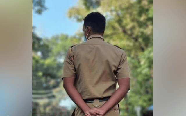 Karnataka Police have issued notice to 11 people for allegedly attempting to attack the accused jilted lover in the case of murder of four members of a family