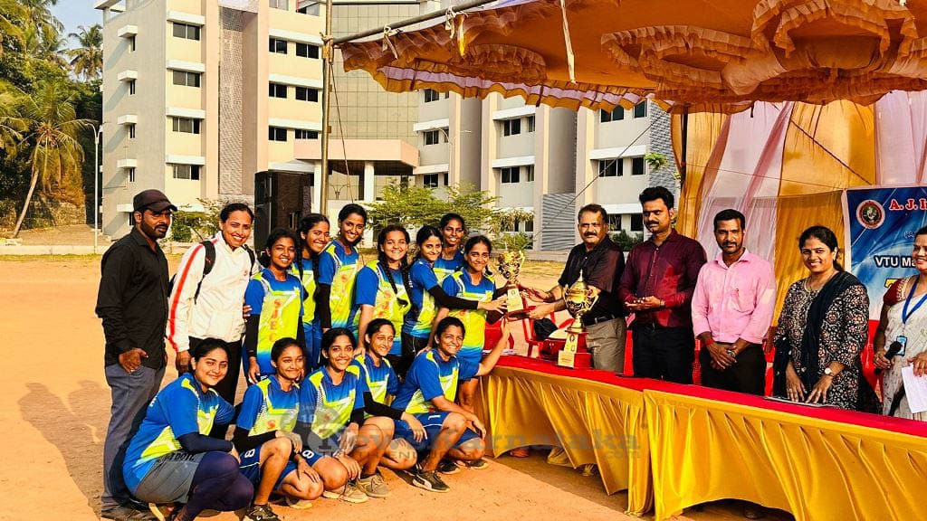 SJEC Women’s Throwball team are runners up in VTU Tournament