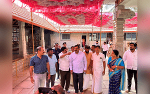 Minister Sunil visits Kankanady Garadi