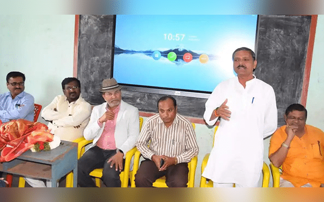 Bidar: 'Smart class to be provided for 100 schools'