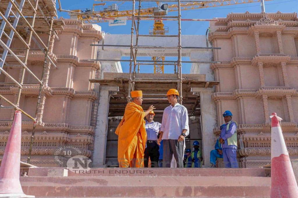 Akshay Kumar visits BAPS Hindu Mandir in Abu Dhabi