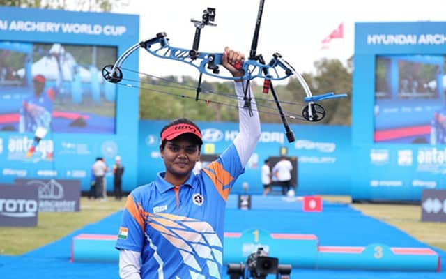 Jyothi Surekha Vennam wins ind+team Golds at Archery World Cup'23