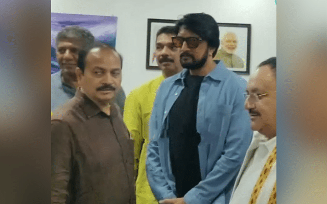 Actor Sudeep's saath for CM nomination submission