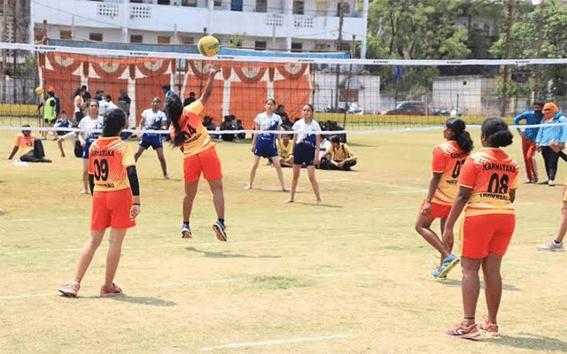 Throwball: Non-contact ball sport played by two teams