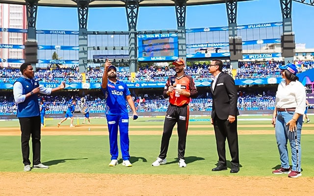 IPL 2023 Mumbai Indians opt to bowl first in match with SRH