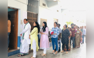 Pramod Madhwaraj casts his vote at Narayana Guru Schoool
