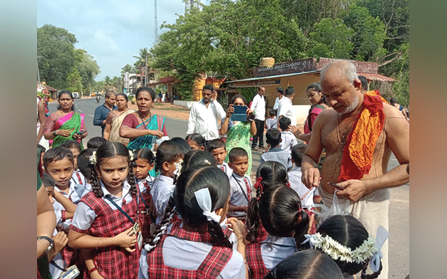 Mangaluru: Schools welcome Children by Drum Beats