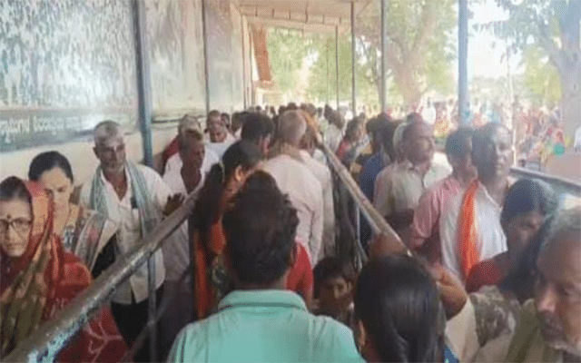 Dharwad: Women devotees flock to Siddharoodha Matha