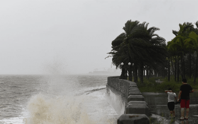 China renews most severe alert for typhoon Doksuri