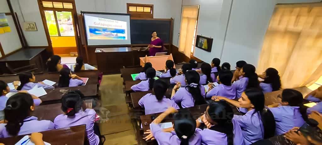 005 of 5 St Agnes College holds Workshop on Construction of Cladograms