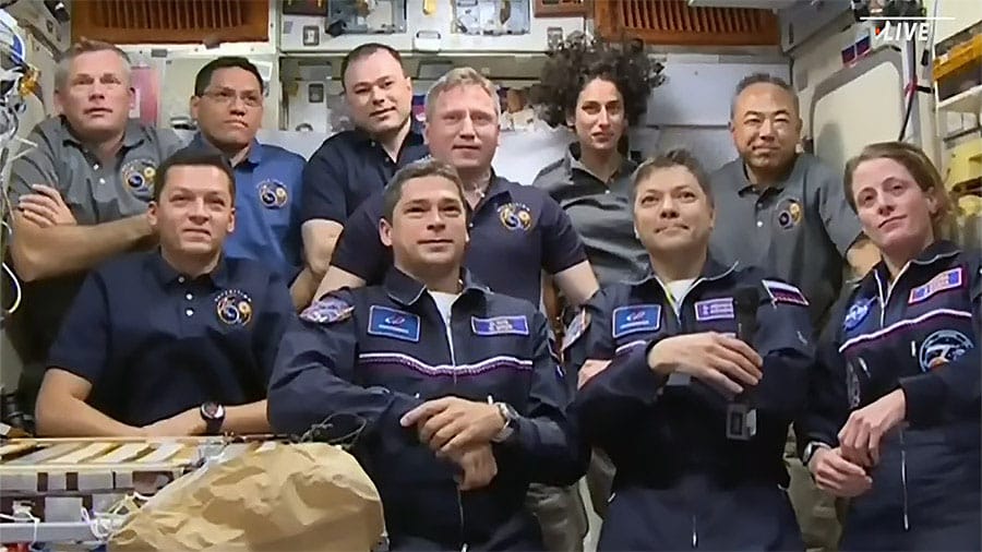 NASA astronaut, crewmates reach ISS for science expedition