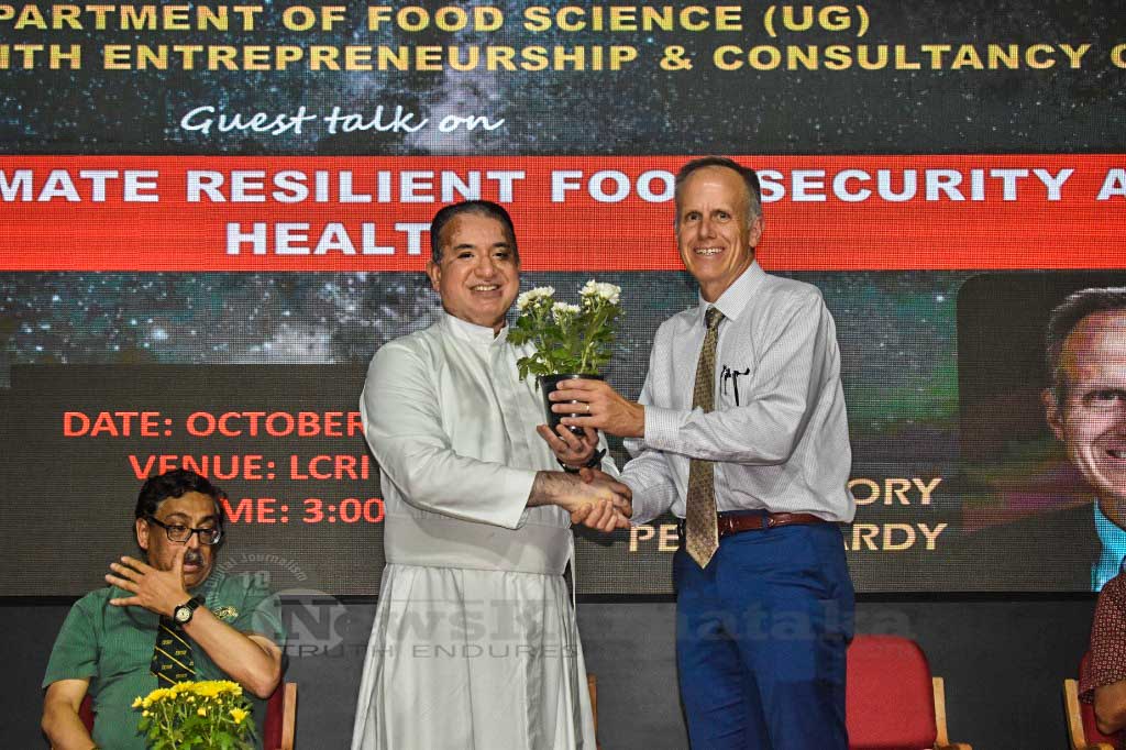 SAC holds guest talk on Climate Food Security and Health