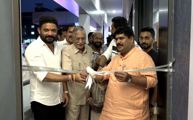 On Thursday, October 19, the city of Mangaluru witnessed a magnificent celebration as youth Congress leader Mithun Rai and Mangaluru South MLA Vedavyas Kamath opened the second location of the well-known hair salon Toni & Guy Essensuals Hairdressing.