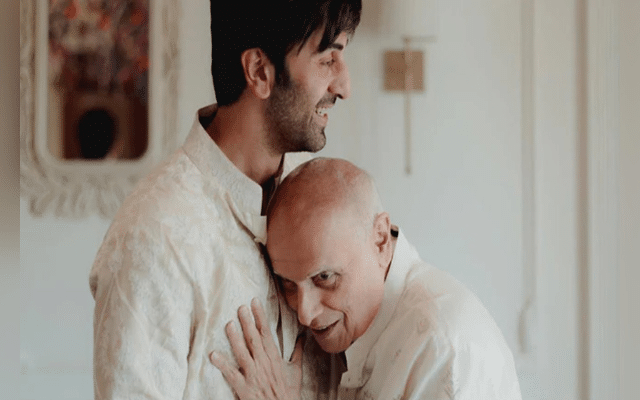 In a heartfelt message to Ranbir Kapoor, bestowed with the title of "World's Best Father," Mahesh Bhatt, his father-in-law, expressed his sentiments. The actor, amidst his busy schedule promoting the film Animal, was recently featured on the singing reality show Indian Idol Season 14 alongside his Animal co-star Rashmika Mandanna. During the show, Mahesh Bhatt, the father of Alia Bhatt, conveyed his special message to Ranbir through a video, leaving the actor visibly touched and overwhelmed. The moment was captured and shared on Instagram by Pooja Bhatt. 