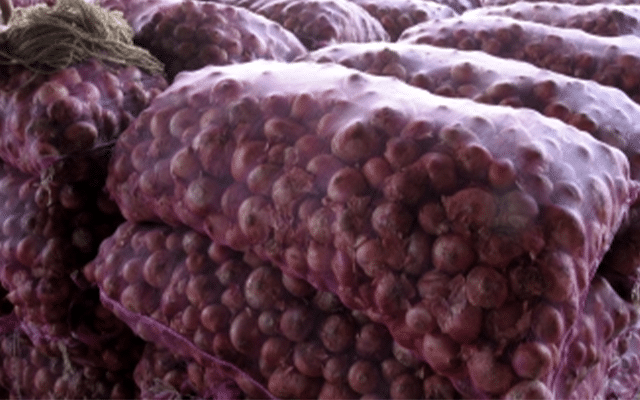 Onion price touches Rs 100 a kilogram in Kolkata