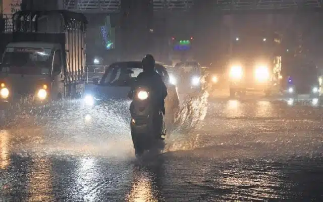 Bengaluru is preparing for possible weather changes as Cyclone Michaung wreaks havoc in Chennai and the surrounding areas. The weather in Garden City is being affected by the cyclonic storm that is expected to pass over the coast of Andhra Pradesh on December 5.
